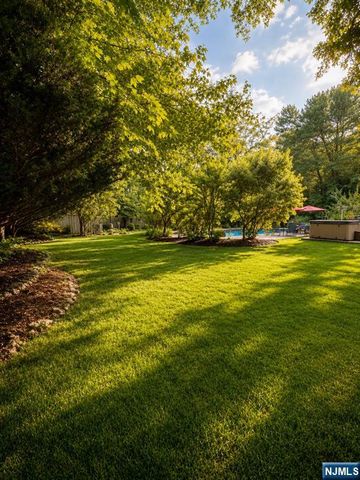 28 Sunrise Drive, Montvale, NJ 07645