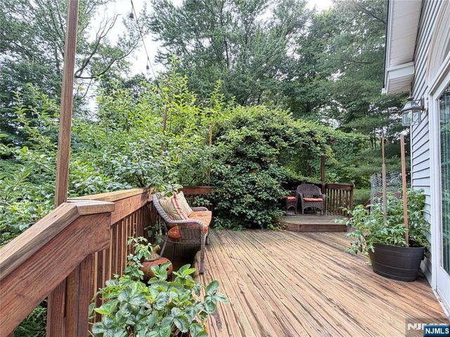28 Sunrise Drive, Montvale, NJ 07645