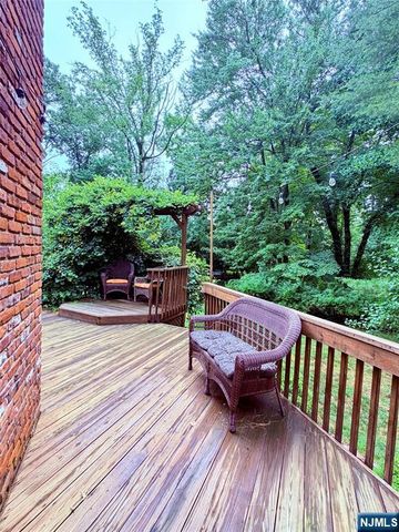 28 Sunrise Drive, Montvale, NJ 07645
