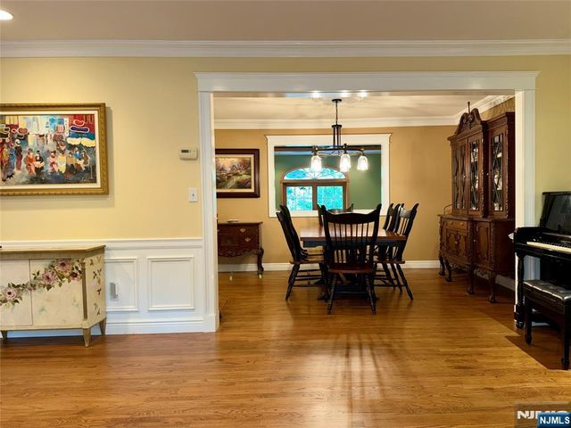 28 Sunrise Drive, Montvale, NJ 07645