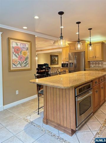 28 Sunrise Drive, Montvale, NJ 07645