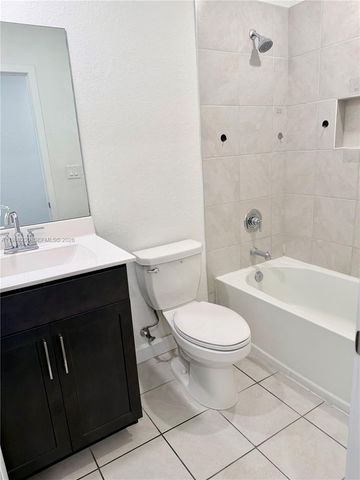 2418 SE 10th Court, Homestead, FL 33035