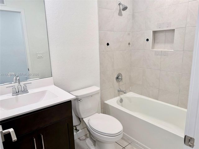 2418 SE 10th Court, Homestead, FL 33035