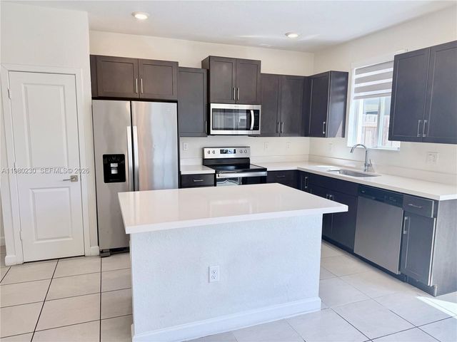 2418 SE 10th Court, Homestead, FL 33035