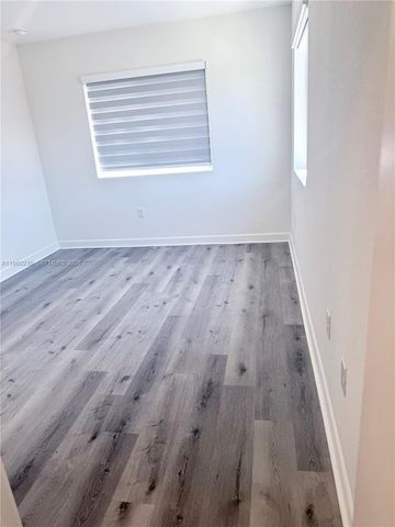 2418 SE 10th Court, Homestead, FL 33035