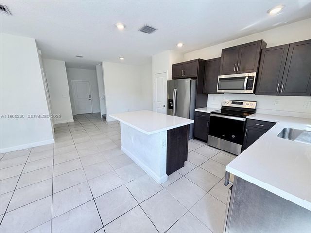 2418 SE 10th Court, Homestead, FL 33035