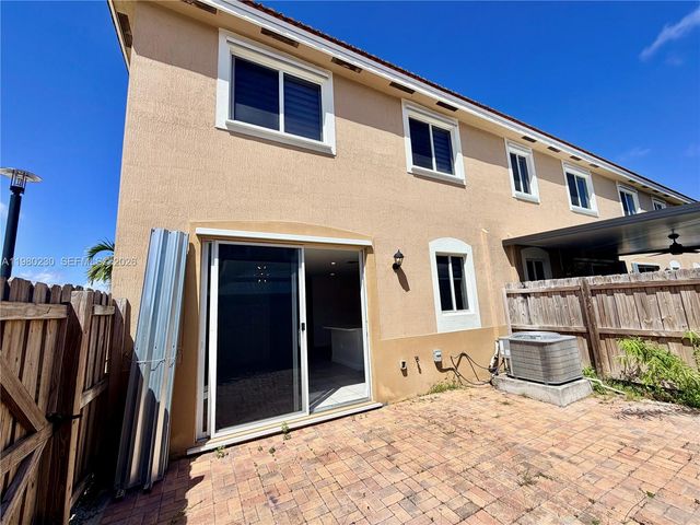 2418 SE 10th Court, Homestead, FL 33035