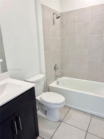 2418 SE 10th Court, Homestead, FL 33035