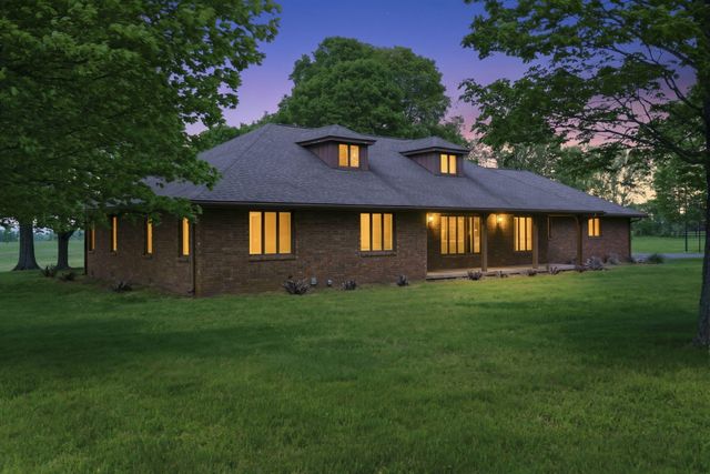 431 N Farm Road 205, Springfield, MO 65802