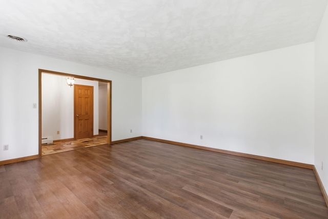 431 N Farm Road 205, Springfield, MO 65802