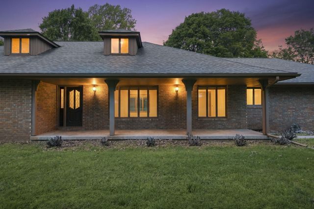 431 N Farm Road 205, Springfield, MO 65802