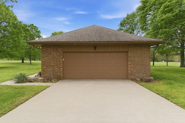 431 N Farm Road 205, Springfield, MO 65802