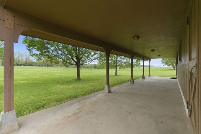 431 N Farm Road 205, Springfield, MO 65802