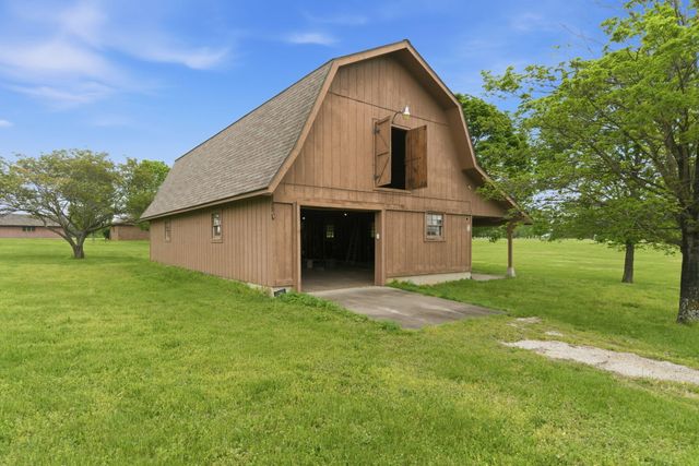 431 N Farm Road 205, Springfield, MO 65802