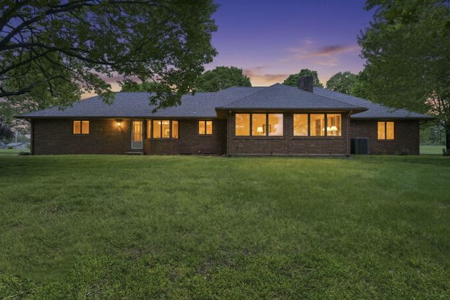 431 N Farm Road 205, Springfield, MO 65802