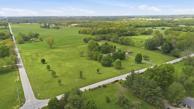 431 N Farm Road 205, Springfield, MO 65802