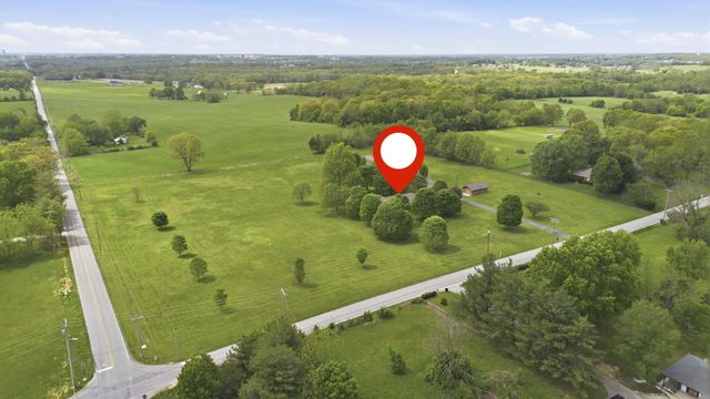 431 N Farm Road 205, Springfield, MO 65802