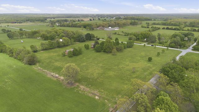 431 N Farm Road 205, Springfield, MO 65802