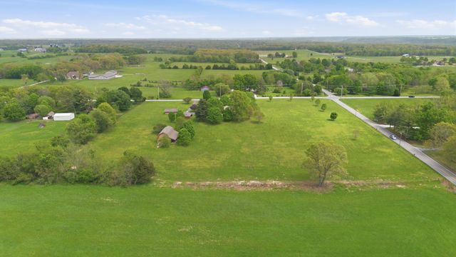 431 N Farm Road 205, Springfield, MO 65802