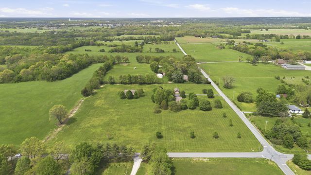 431 N Farm Road 205, Springfield, MO 65802