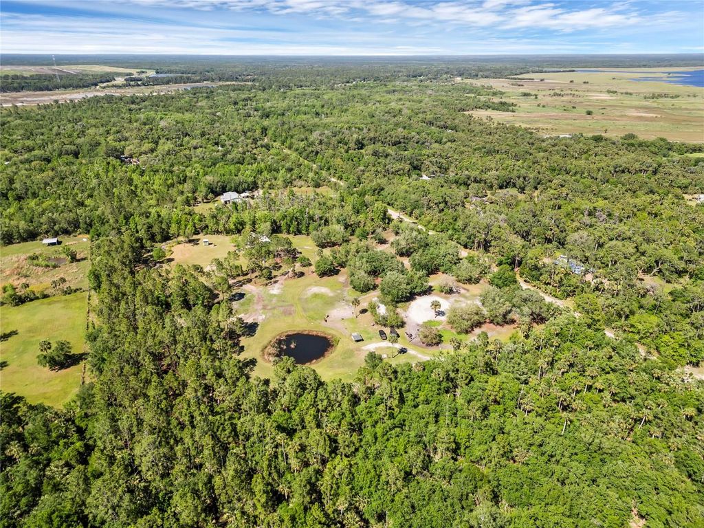 Image 10 of property listing at 2321 WACCASSA STREET, Geneva, FL 32732