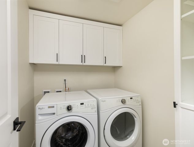 21927 SE 237th ST, Maple Valley, WA 98038