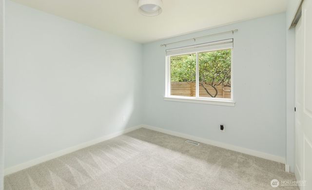 21927 SE 237th ST, Maple Valley, WA 98038