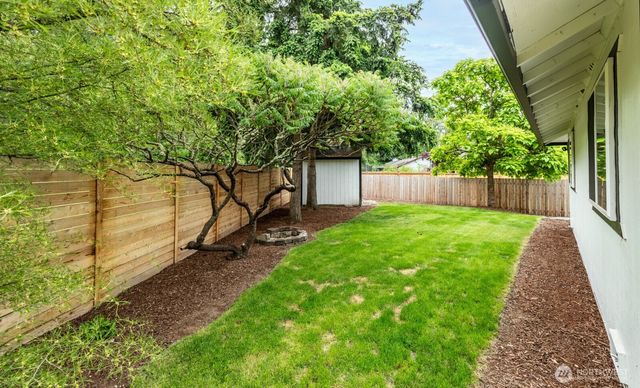 21927 SE 237th ST, Maple Valley, WA 98038