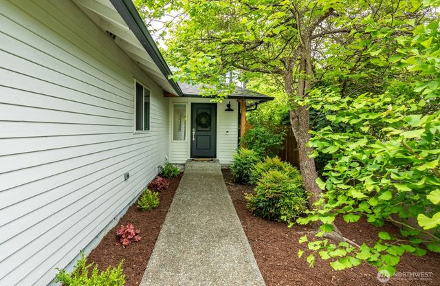 21927 SE 237th ST, Maple Valley, WA 98038