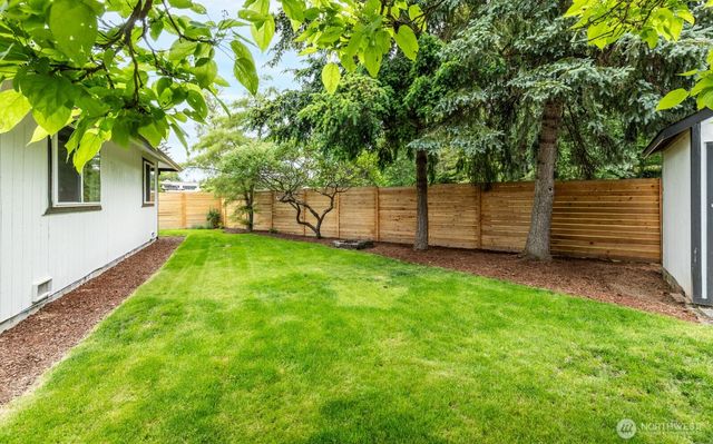21927 SE 237th ST, Maple Valley, WA 98038