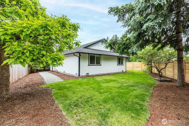 21927 SE 237th ST, Maple Valley, WA 98038