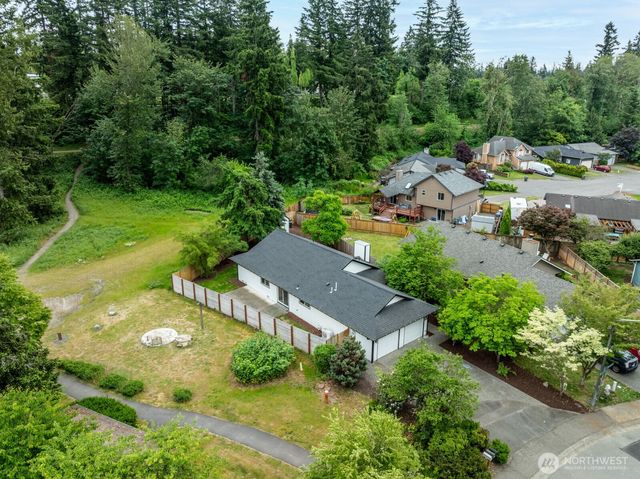 21927 SE 237th ST, Maple Valley, WA 98038