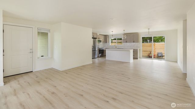 21927 SE 237th ST, Maple Valley, WA 98038