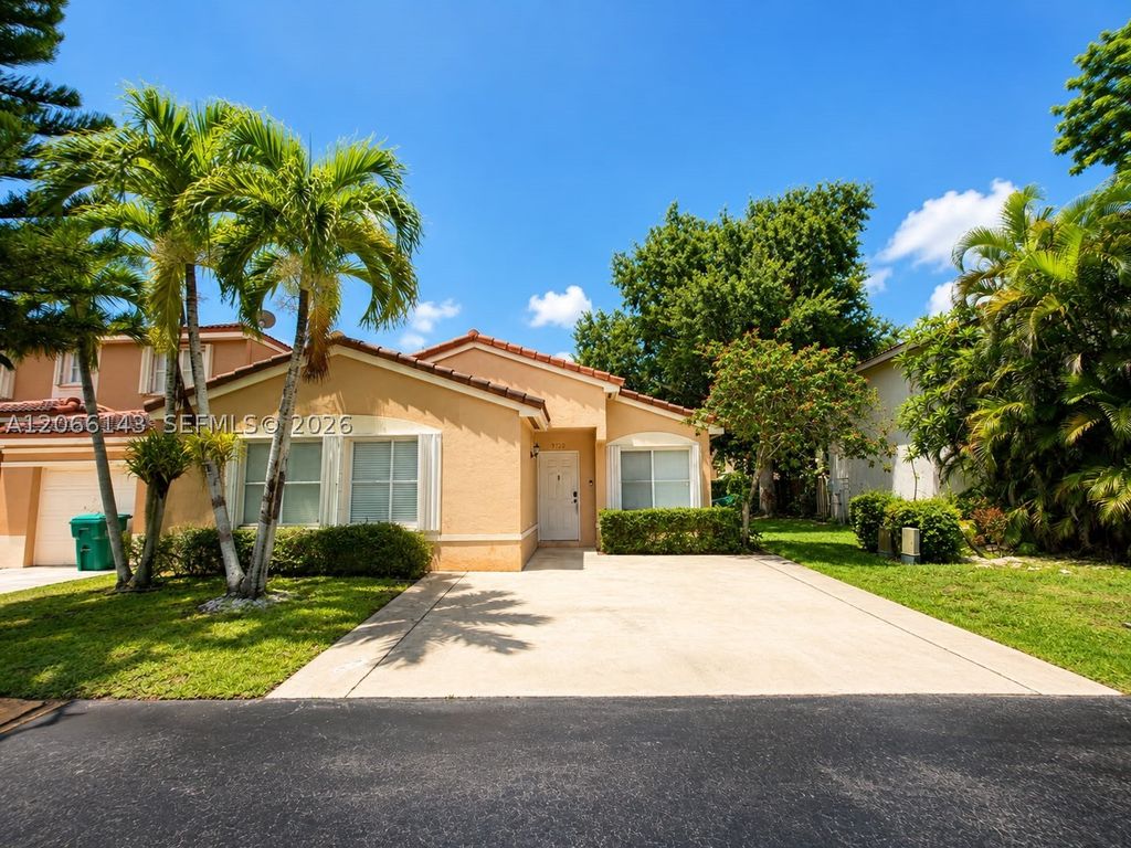 9720 SW 164th Ave, Miami, FL 33196