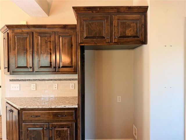 7912 NE 111th Street, Kansas City, MO 64157