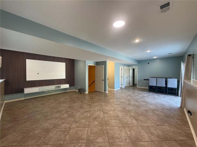 7912 NE 111th Street, Kansas City, MO 64157