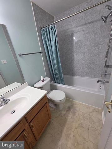 2029 WINDSONG DR #1B, Hagerstown, MD 21740