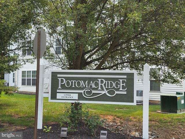 2029 WINDSONG DR #1B, Hagerstown, MD 21740