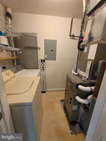 2029 WINDSONG DR #1B, Hagerstown, MD 21740