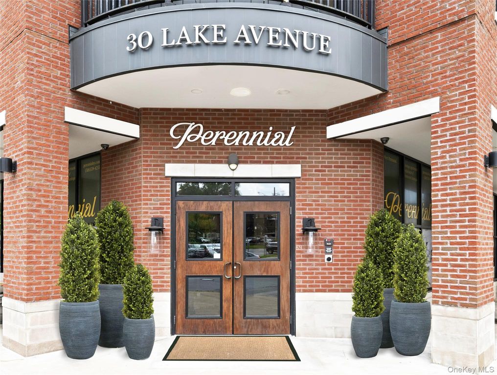 30 Lake PH 404, Call Listing Agent, NY 12866