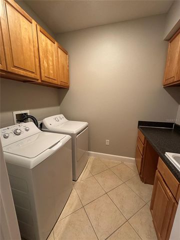 1042 SPINNING WHEEL DRIVE, Apopka, FL 32712