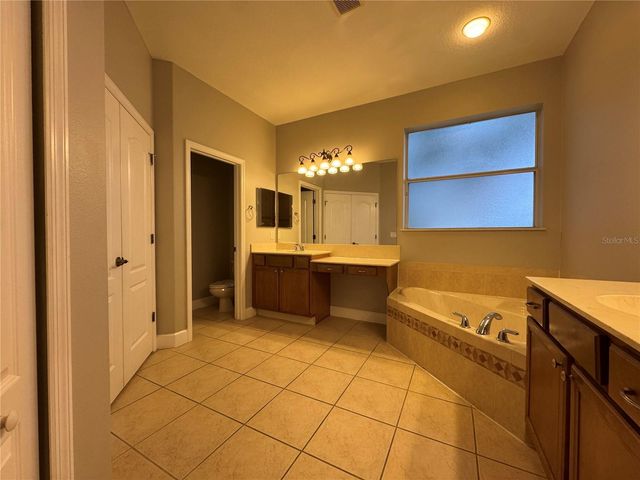 1042 SPINNING WHEEL DRIVE, Apopka, FL 32712