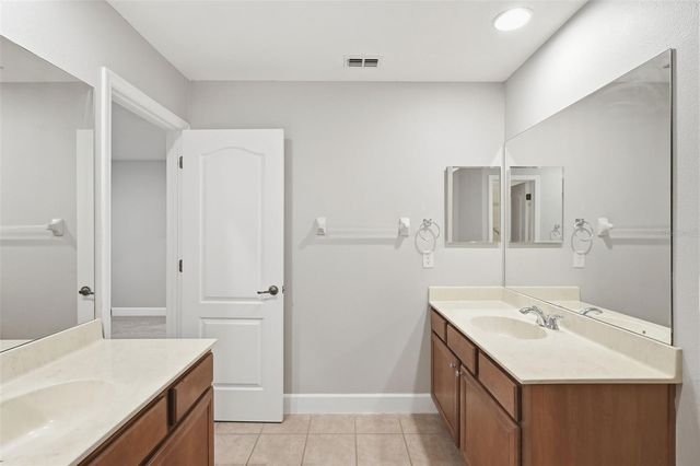 1042 SPINNING WHEEL DRIVE, Apopka, FL 32712