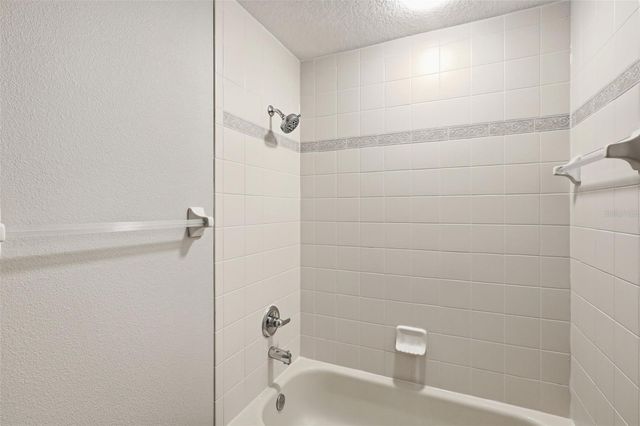 1042 SPINNING WHEEL DRIVE, Apopka, FL 32712