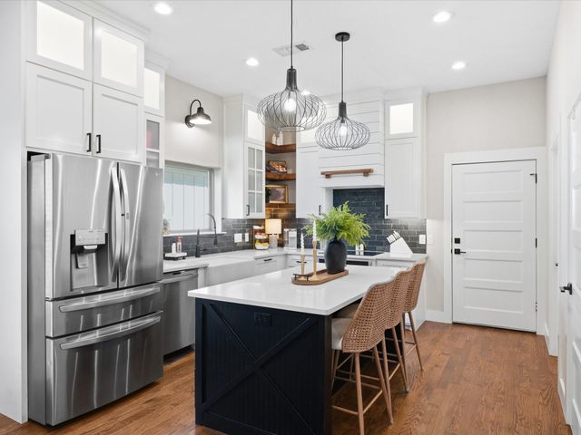 188 Seaside Drive, Gun Barrel City, TX 75156