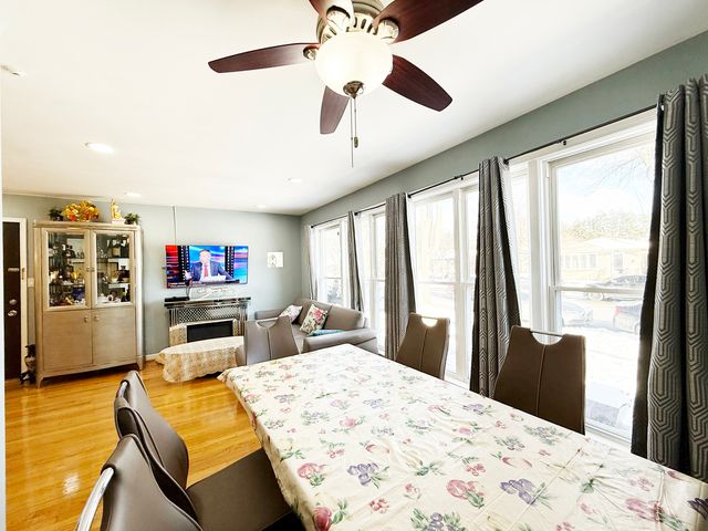 5910 N Kimball Avenue, Chicago, IL 60659