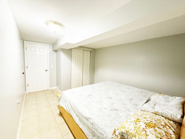 5910 N Kimball Avenue, Chicago, IL 60659