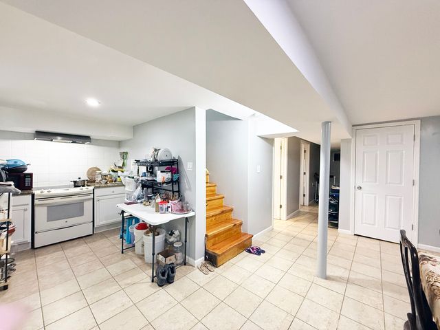 5910 N Kimball Avenue, Chicago, IL 60659