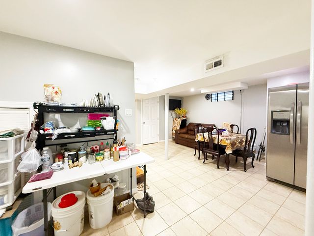 5910 N Kimball Avenue, Chicago, IL 60659