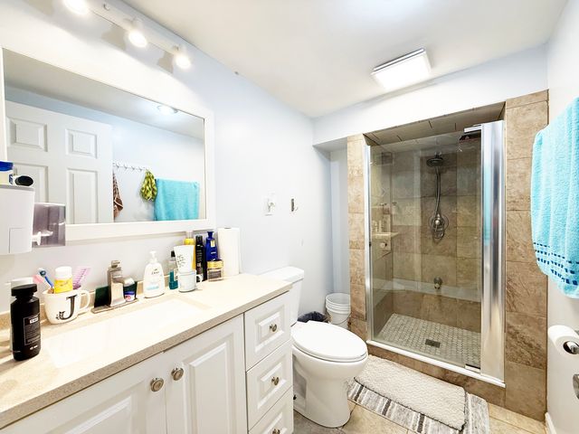 5910 N Kimball Avenue, Chicago, IL 60659